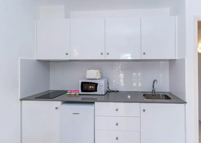 Ses Anneres מלון